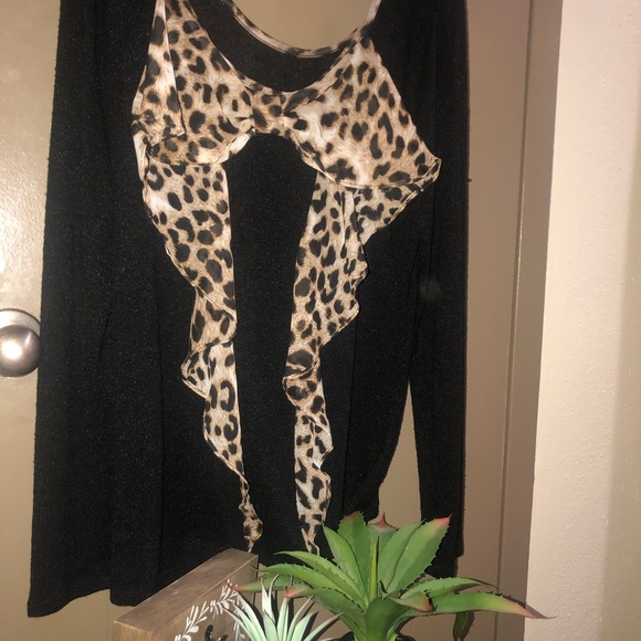 Daytrip Tops - Cheetah Bow Tunic